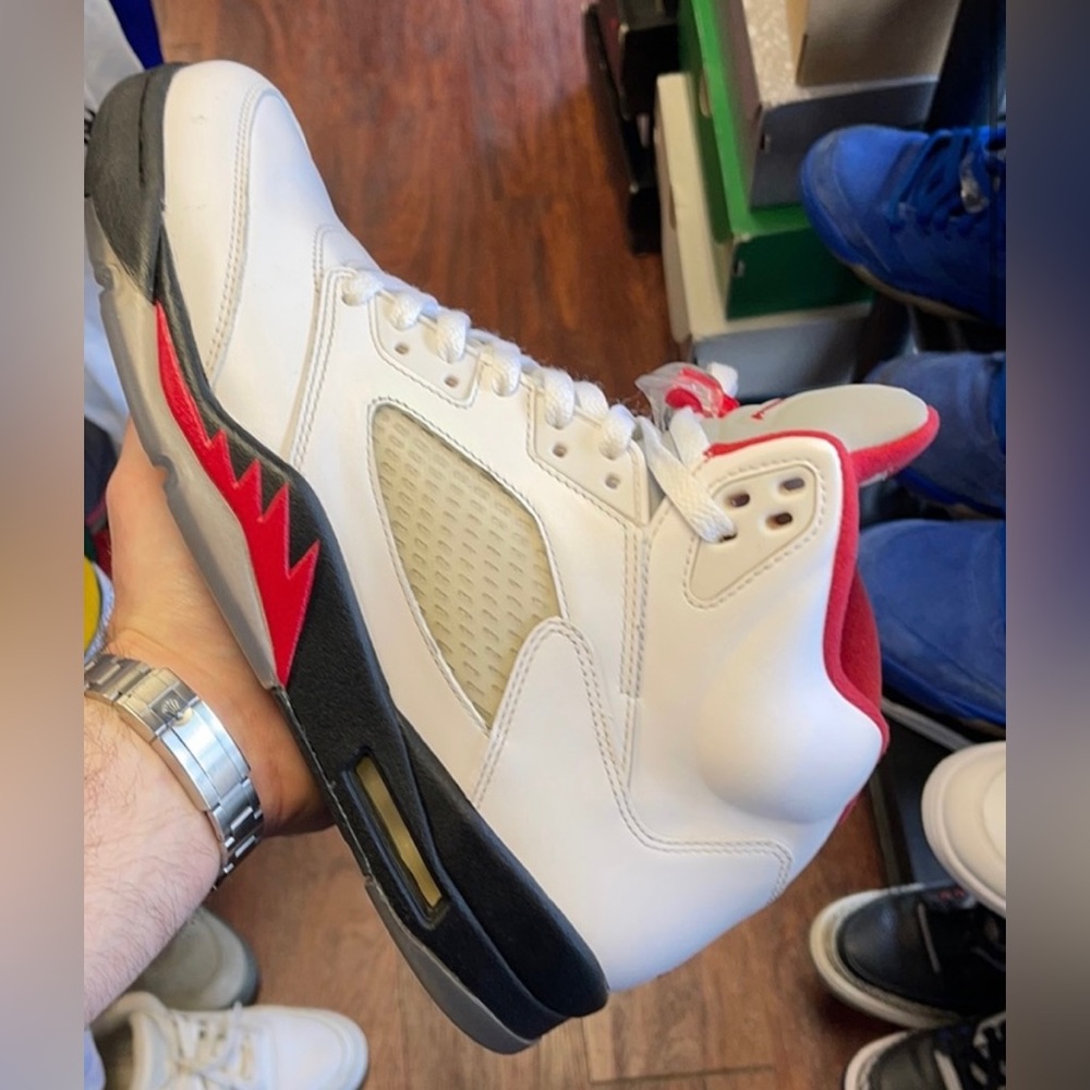 Jordan 5 Fire Red 11 condition as shown.
